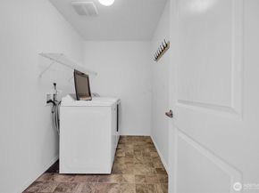 912 141st Lane SW, Lynnwood WA 98087