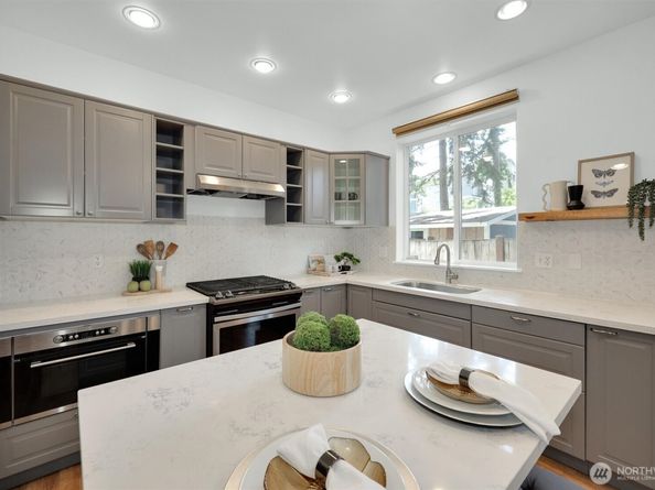 912 141st Lane SW, Lynnwood WA 98087