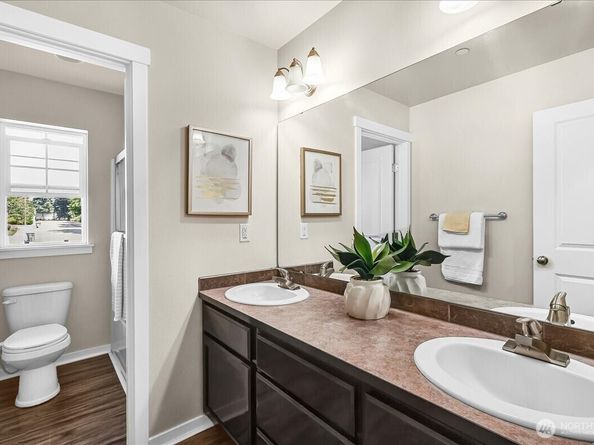 1615 Redmond Court NE, Renton WA 98056