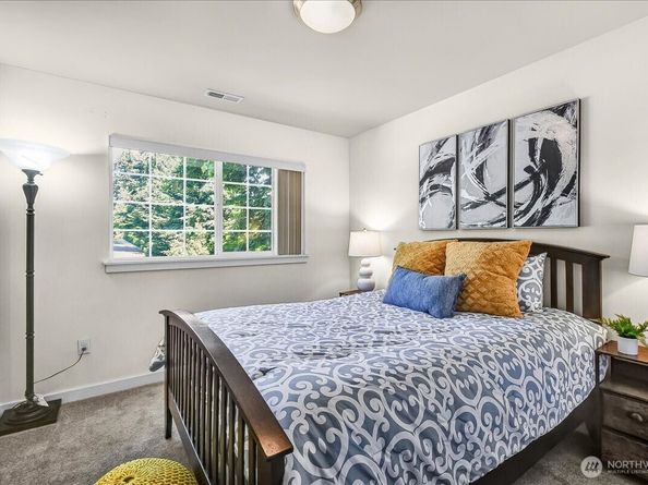 1615 Redmond Court NE, Renton WA 98056