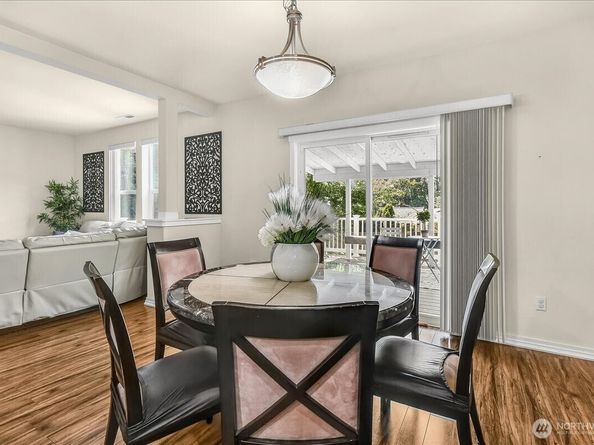 1615 Redmond Court NE, Renton WA 98056