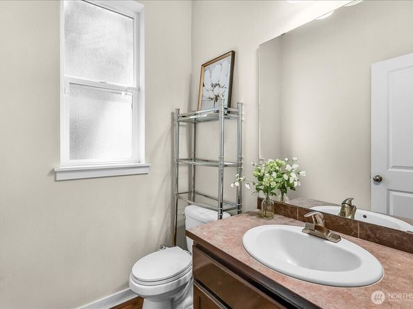1615 Redmond Court NE, Renton WA 98056