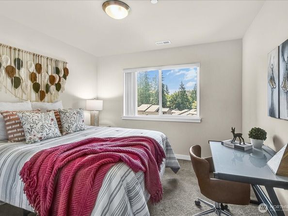 1615 Redmond Court NE, Renton WA 98056