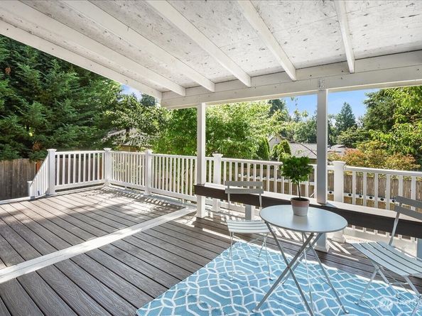 1615 Redmond Court NE, Renton WA 98056