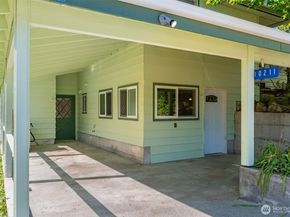 10211 SW Bank Road A & B, Vashon WA 98070