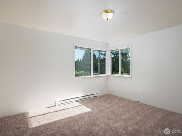 10211 SW Bank Road A & B, Vashon WA 98070