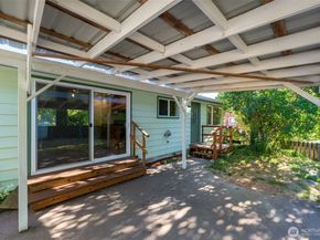 10211 SW Bank Road A & B, Vashon WA 98070