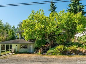 10211 SW Bank Road A & B, Vashon WA 98070