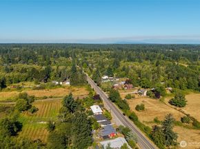 10211 SW Bank Road A & B, Vashon WA 98070