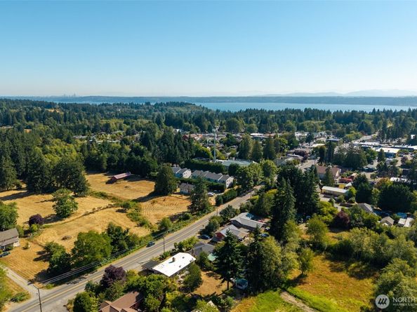 10211 SW Bank Road A & B, Vashon WA 98070