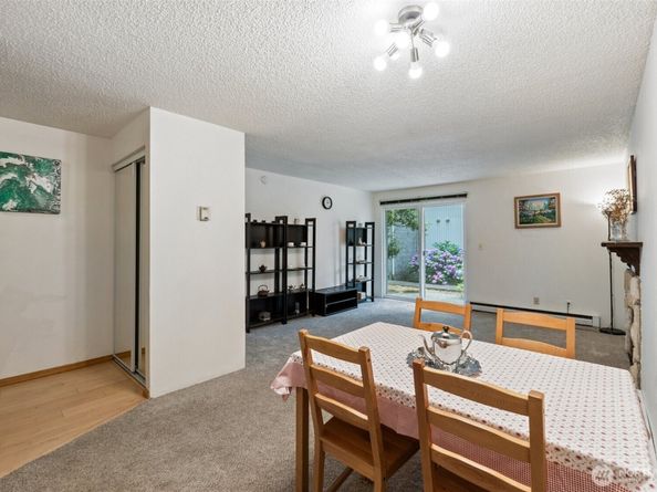 5806 200th Street SW F, Lynnwood WA 98036