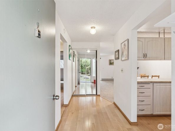 5806 200th Street SW F, Lynnwood WA 98036