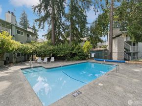 5806 200th Street SW F, Lynnwood WA 98036