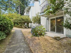 5806 200th Street SW F, Lynnwood WA 98036