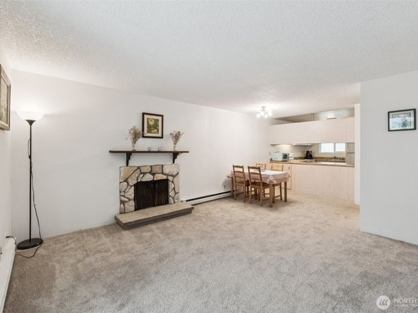 5806 200th Street SW F, Lynnwood WA 98036