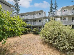 5806 200th Street SW F, Lynnwood WA 98036