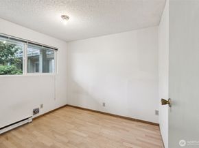 5806 200th Street SW F, Lynnwood WA 98036