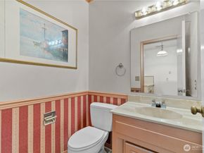 15212 Cascadian Way, Lynnwood WA 98087
