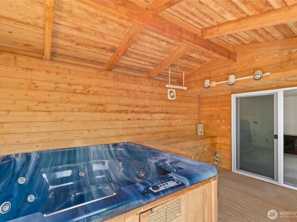 15212 Cascadian Way, Lynnwood WA 98087