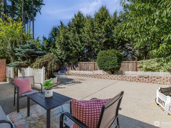 15212 Cascadian Way, Lynnwood WA 98087