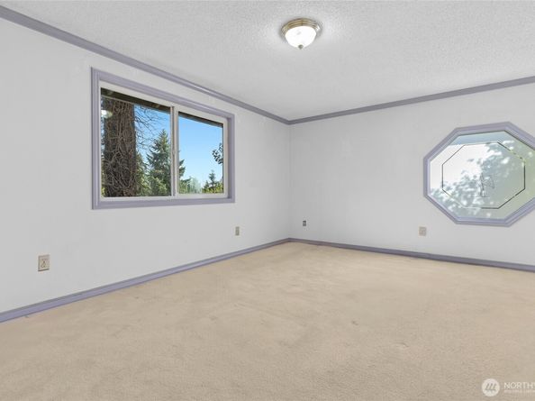 15212 Cascadian Way, Lynnwood WA 98087