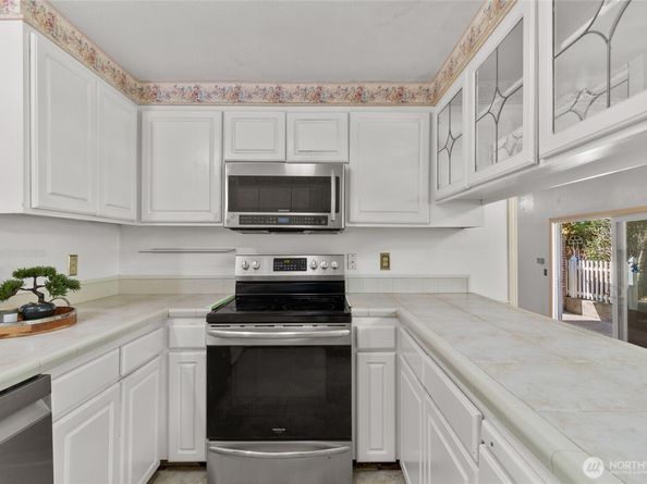 15212 Cascadian Way, Lynnwood WA 98087