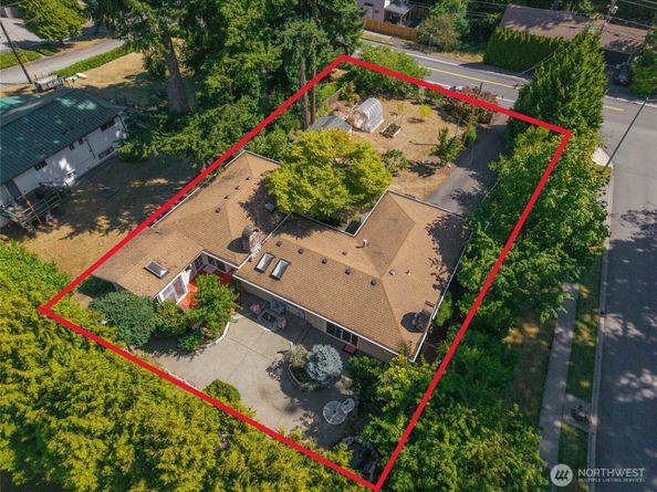 15212 Cascadian Way, Lynnwood WA 98087