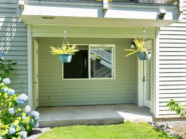 12323 NE 97th St E, Kirkland WA 98033