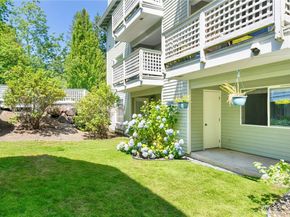 12323 NE 97th St E, Kirkland WA 98033