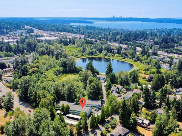 12323 NE 97th St E, Kirkland WA 98033