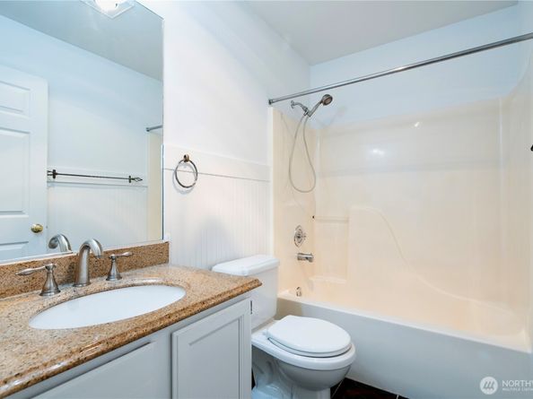 12323 NE 97th St E, Kirkland WA 98033