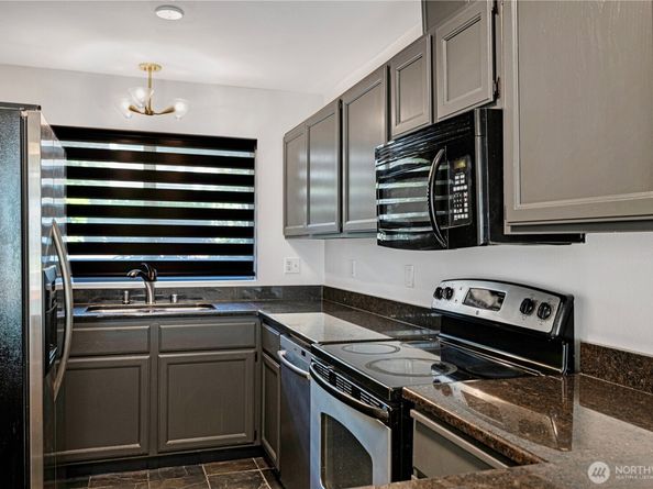 12323 NE 97th St E, Kirkland WA 98033