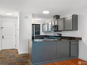 12323 NE 97th St E, Kirkland WA 98033