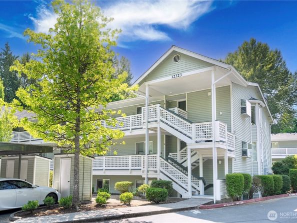12323 NE 97th St E, Kirkland WA 98033