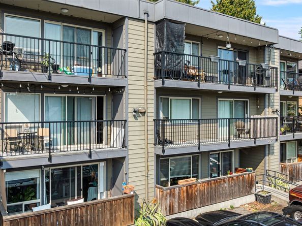 4219 Whitman Avenue N 2, Seattle WA 98103