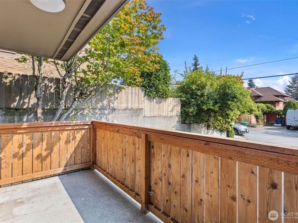4219 Whitman Avenue N 2, Seattle WA 98103