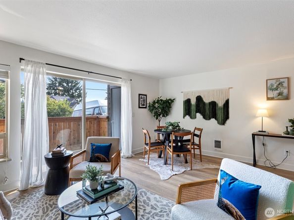 4219 Whitman Avenue N 2, Seattle WA 98103