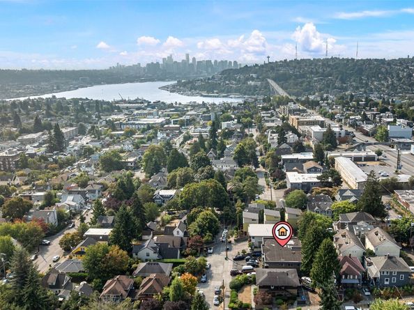 4219 Whitman Avenue N 2, Seattle WA 98103