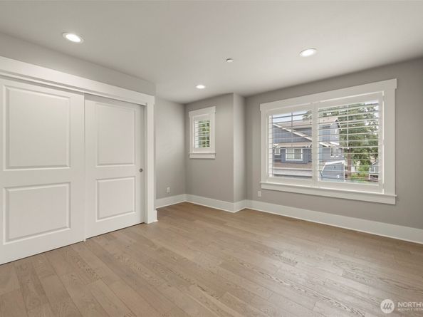 17228 NE 113th Court, Redmond WA 98052