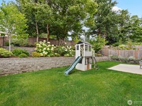 17228 NE 113th Court, Redmond WA 98052