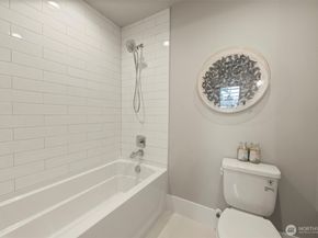 17228 NE 113th Court, Redmond WA 98052