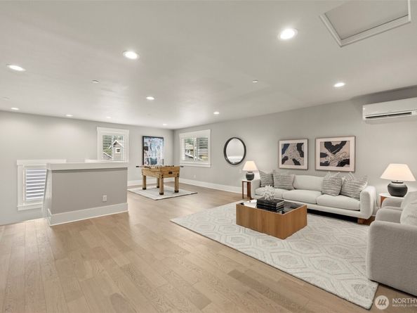 17228 NE 113th Court, Redmond WA 98052