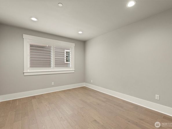 17228 NE 113th Court, Redmond WA 98052