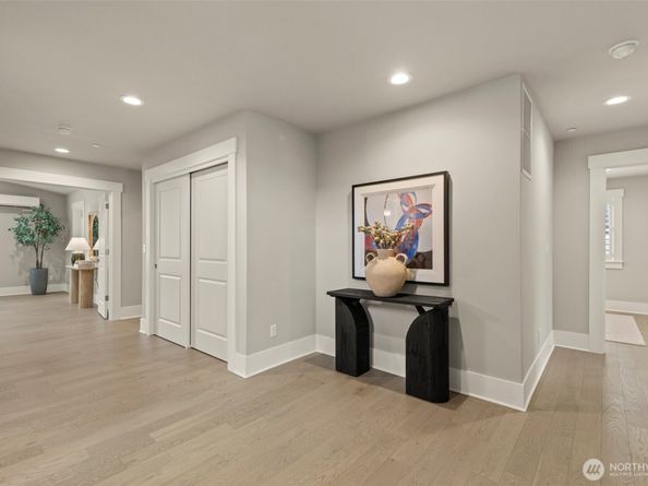 17228 NE 113th Court, Redmond WA 98052