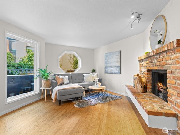303 13th Avenue E 102, Seattle WA 98102