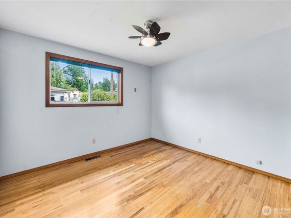19213 136th Place SE, Renton WA 98058