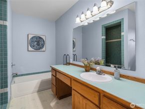 19213 136th Place SE, Renton WA 98058