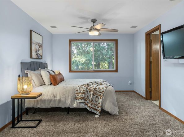 19213 136th Place SE, Renton WA 98058