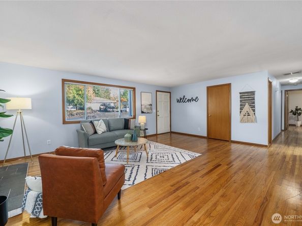 19213 136th Place SE, Renton WA 98058