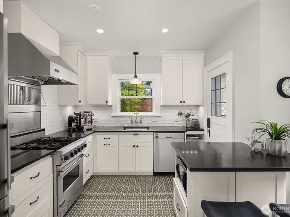 2410 E Highland Drive, Seattle WA 98112